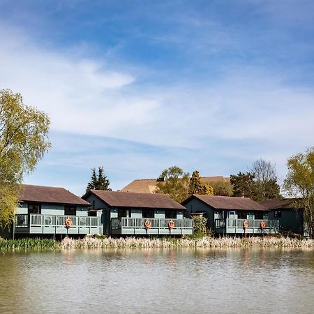 The Vale Golf & Country Club Villa Bishampton Buitenkant foto
