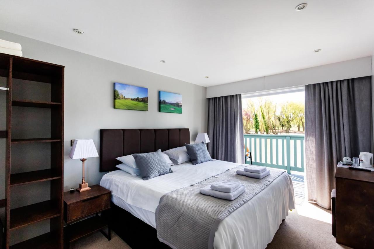 The Vale Golf & Country Club Villa Bishampton Buitenkant foto