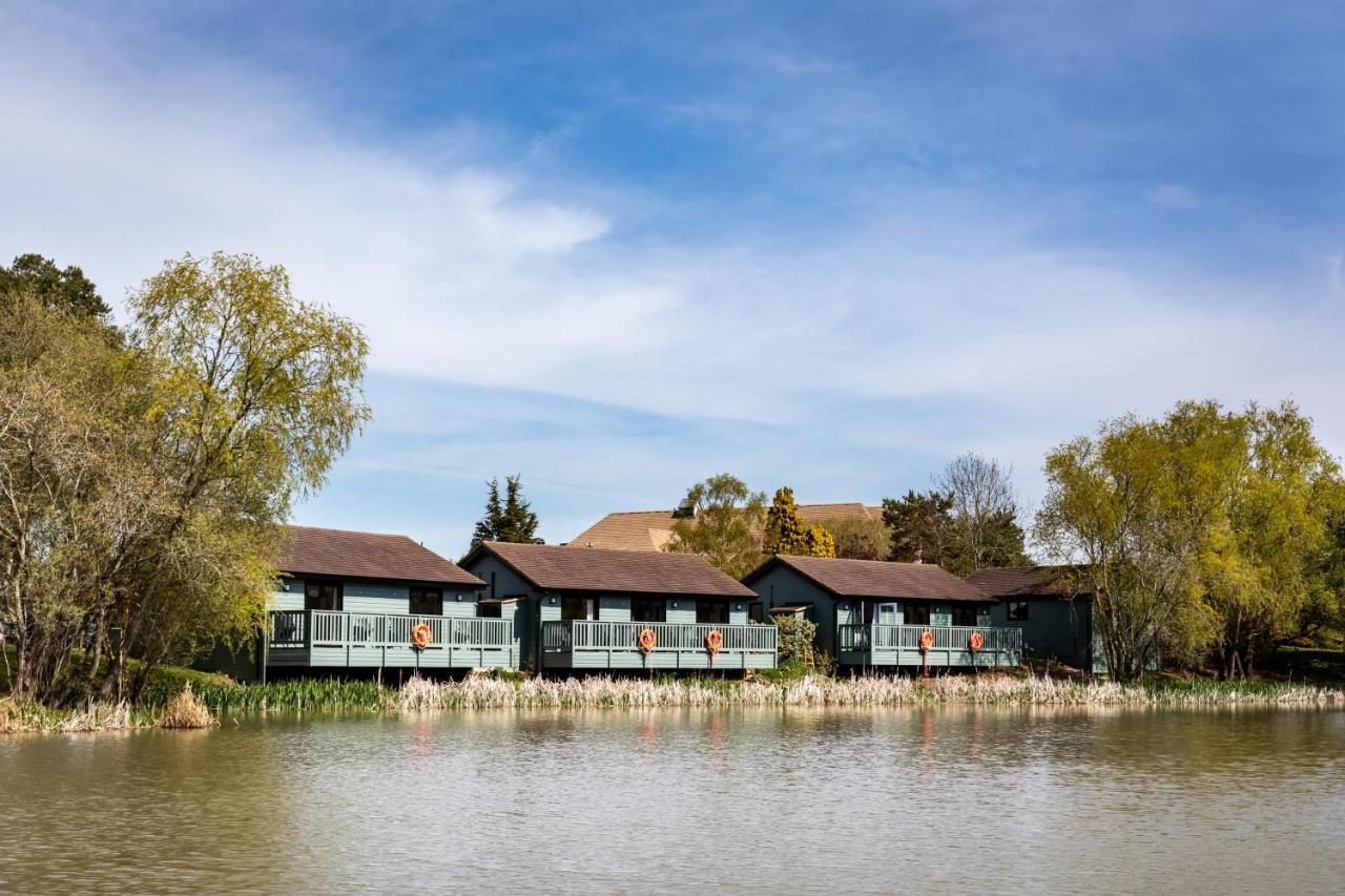 The Vale Golf & Country Club Villa Bishampton Buitenkant foto