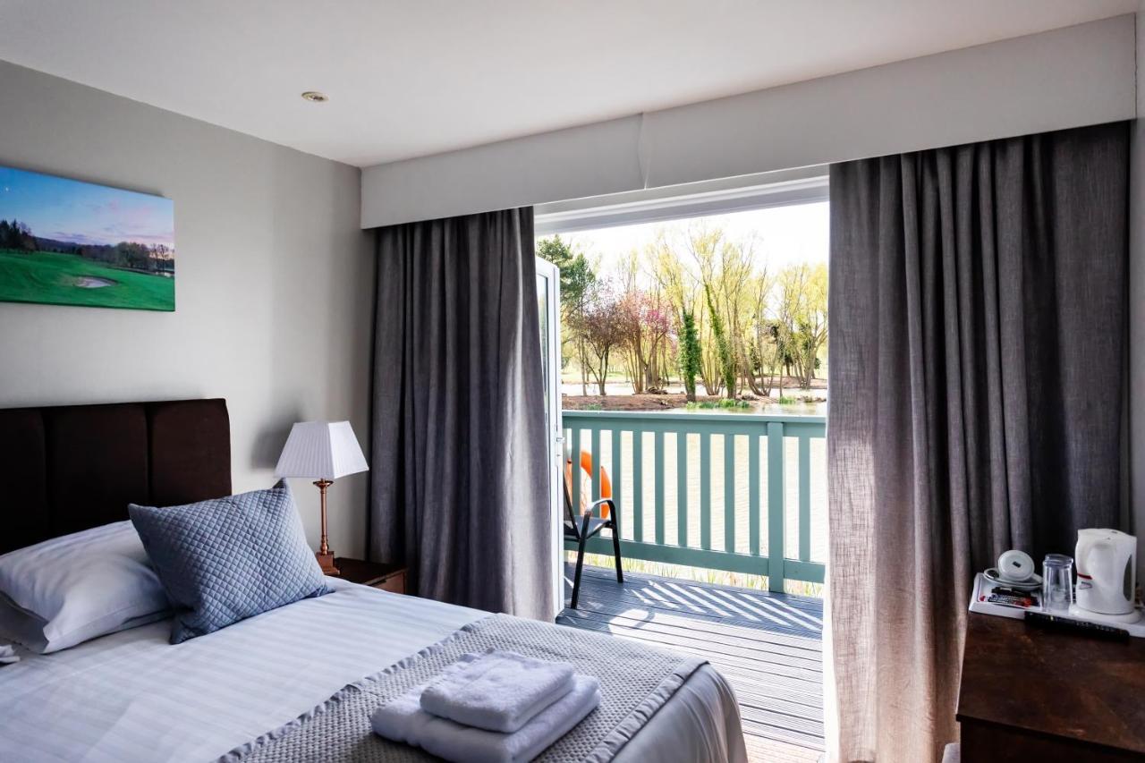 The Vale Golf & Country Club Villa Bishampton Buitenkant foto