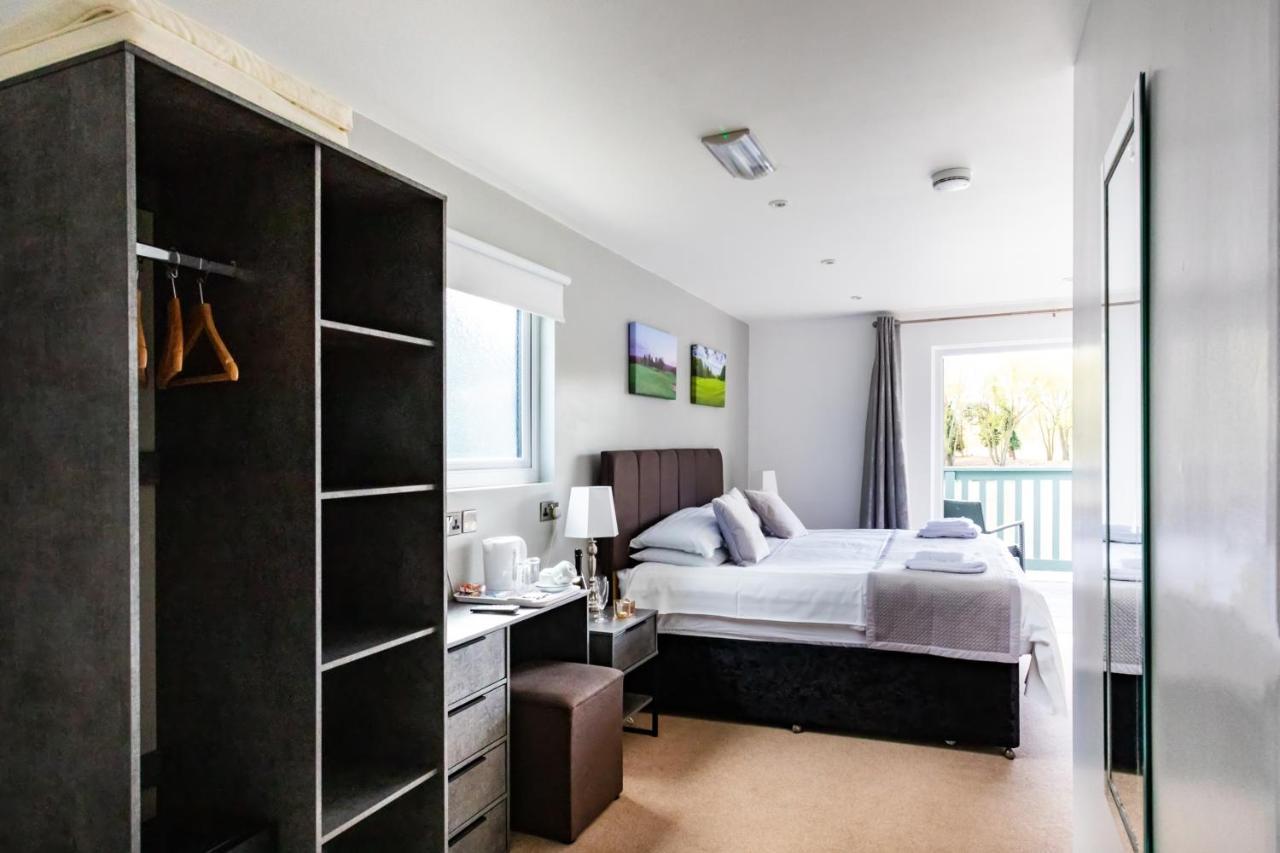 The Vale Golf & Country Club Villa Bishampton Buitenkant foto