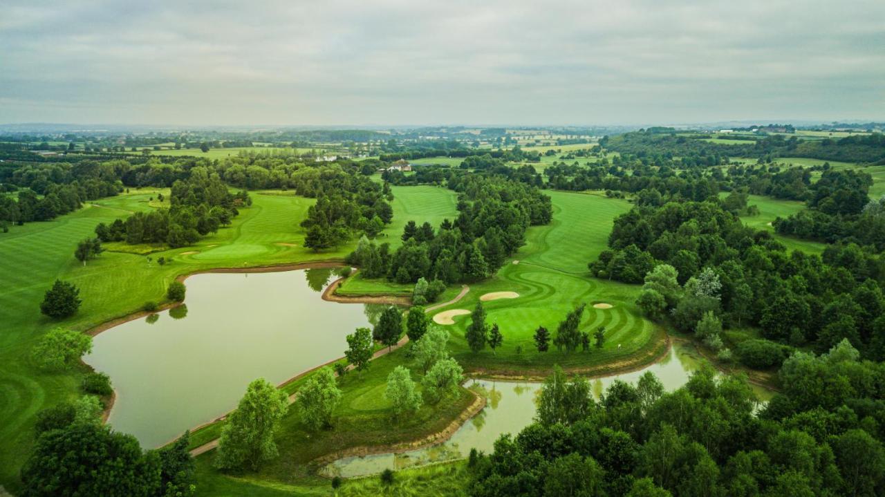 The Vale Golf & Country Club Villa Bishampton Buitenkant foto