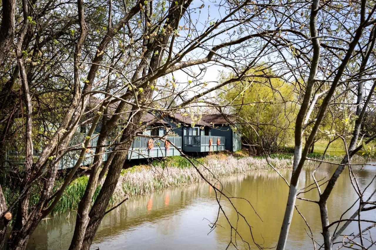 The Vale Golf & Country Club Villa Bishampton Buitenkant foto