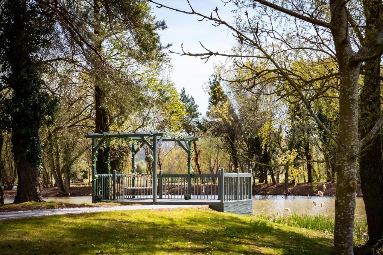 The Vale Golf & Country Club Villa Bishampton Buitenkant foto