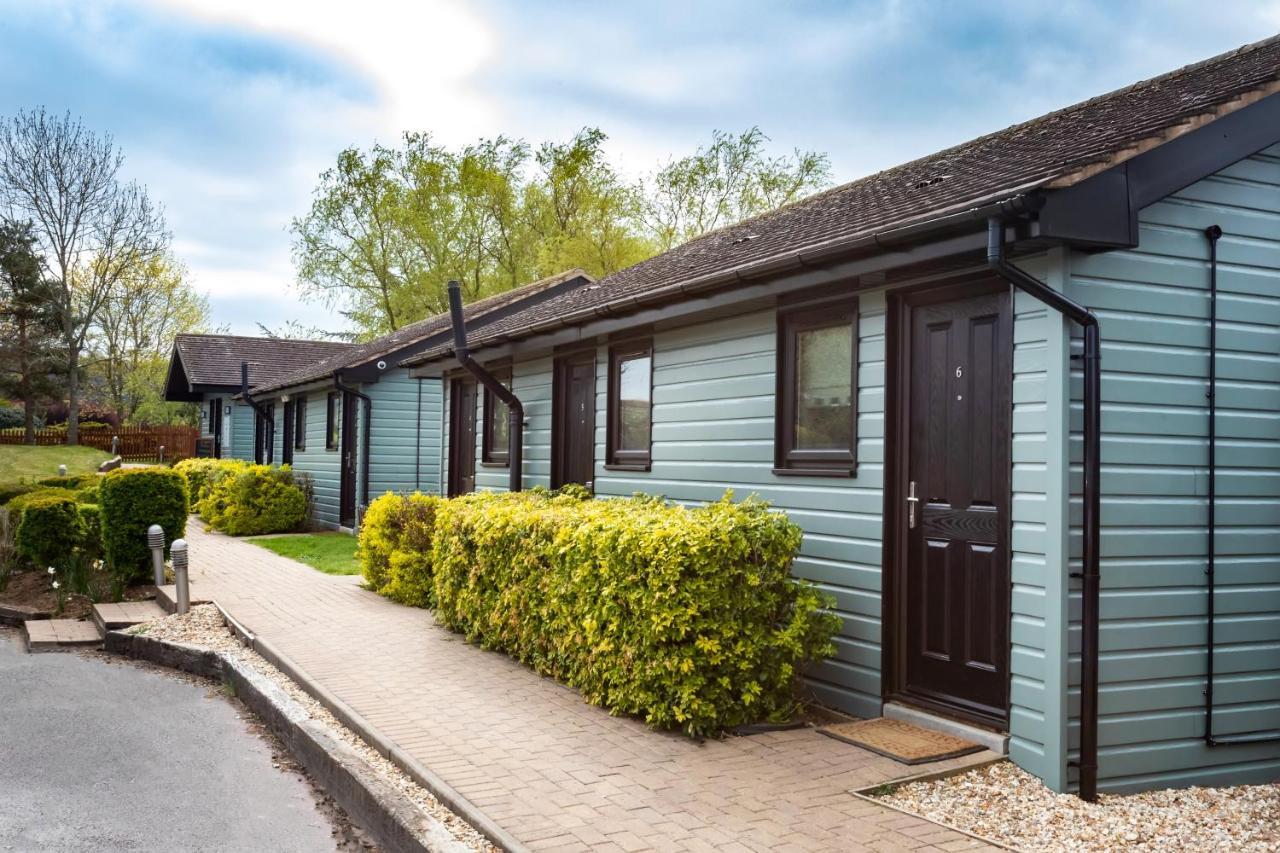 The Vale Golf & Country Club Villa Bishampton Buitenkant foto
