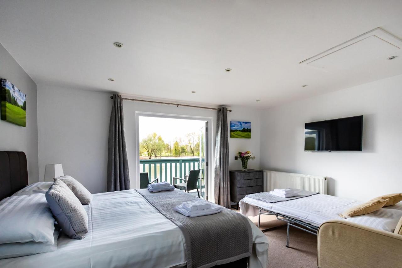 The Vale Golf & Country Club Villa Bishampton Buitenkant foto
