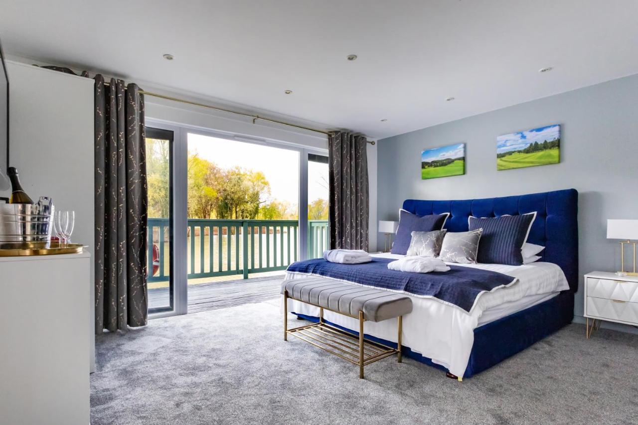 The Vale Golf & Country Club Villa Bishampton Buitenkant foto