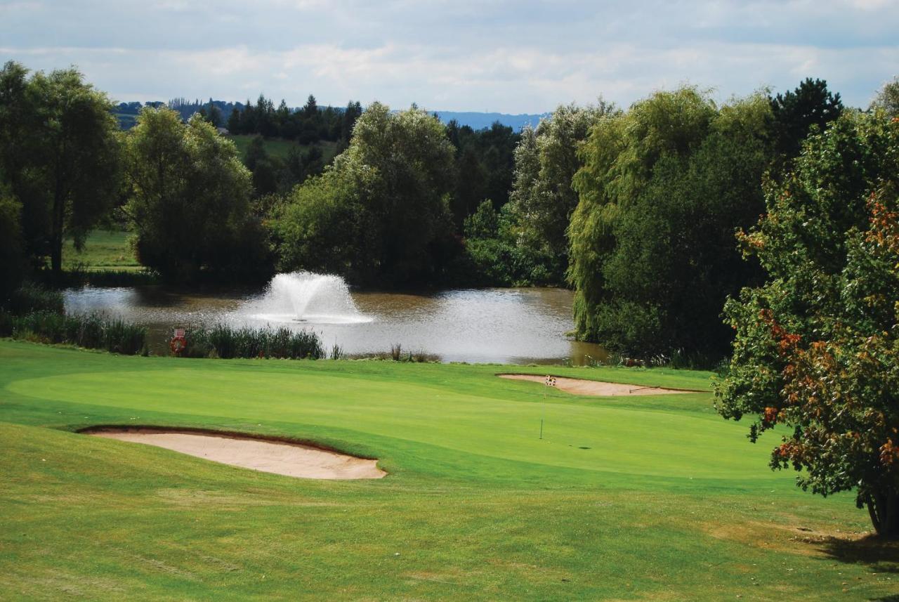 The Vale Golf & Country Club Villa Bishampton Buitenkant foto